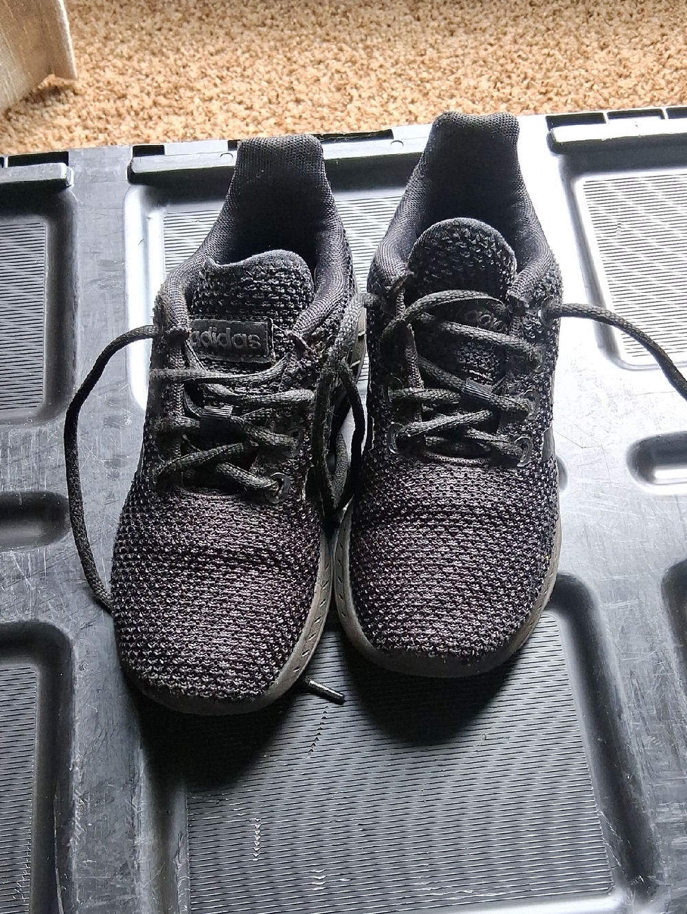 Boys Adidas Black Tennis Shoes Size 12.5